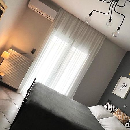 48 Downtown Lofts Daire Néa Péramos Dış mekan fotoğraf