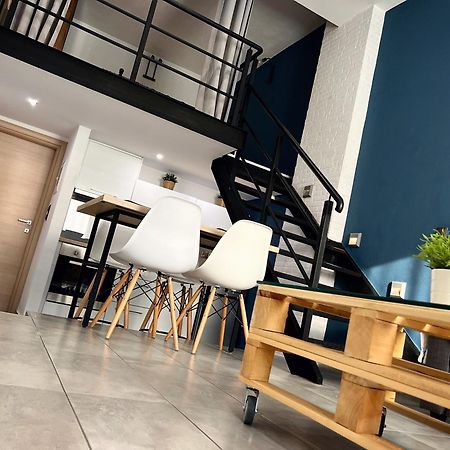 48 Downtown Lofts Daire Néa Péramos Dış mekan fotoğraf