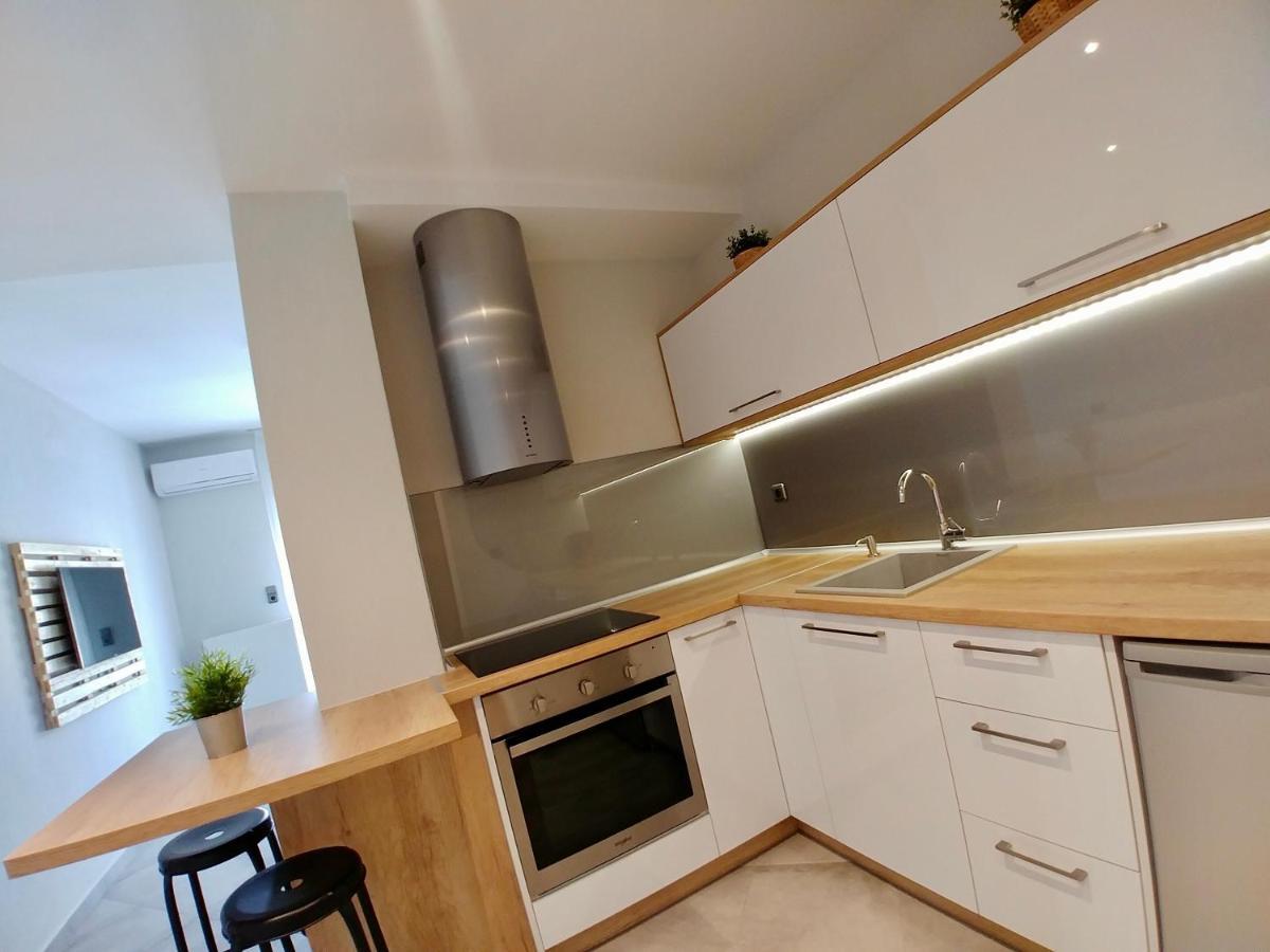 48 Downtown Lofts Daire Néa Péramos Dış mekan fotoğraf