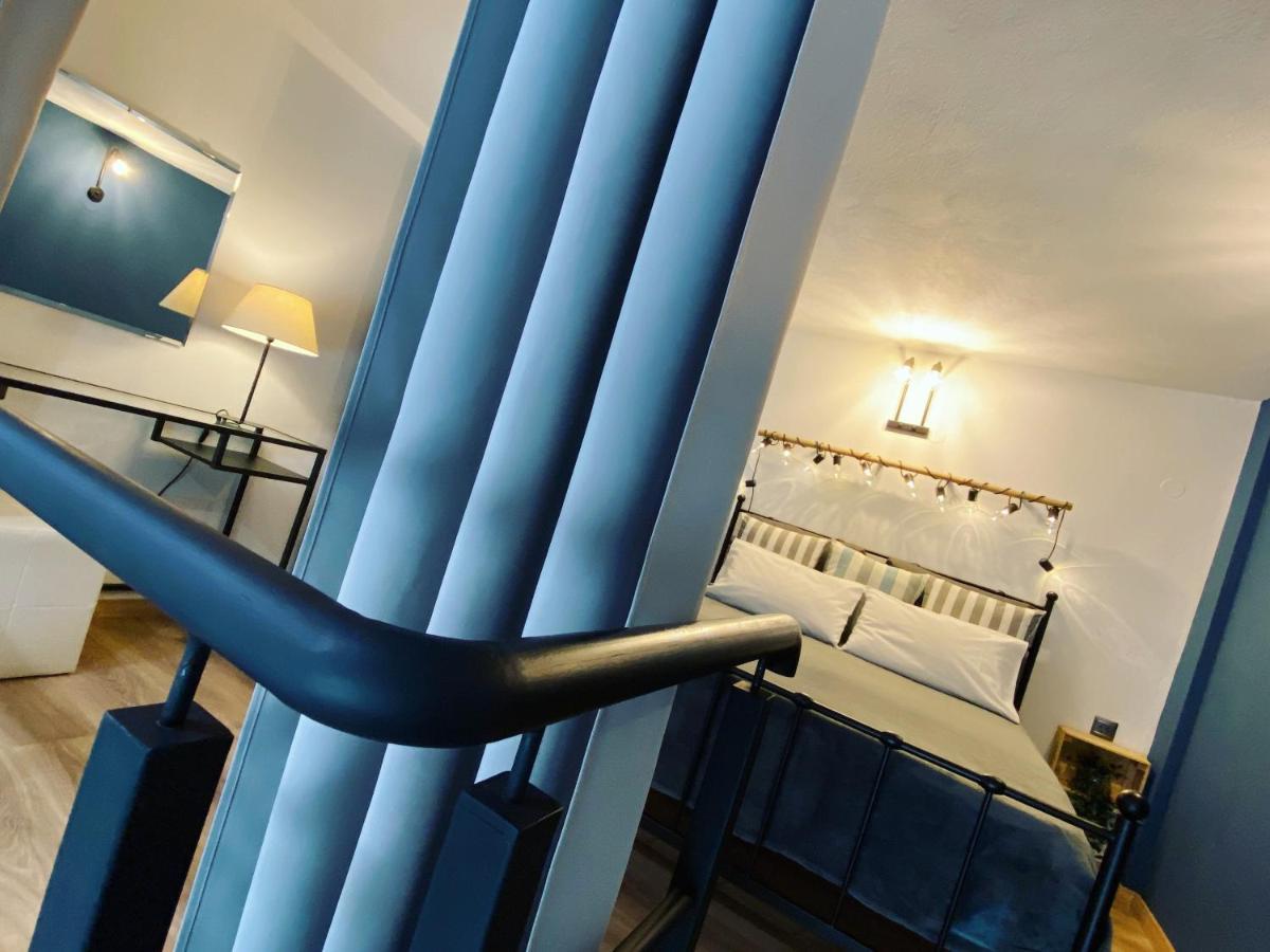 48 Downtown Lofts Daire Néa Péramos Dış mekan fotoğraf