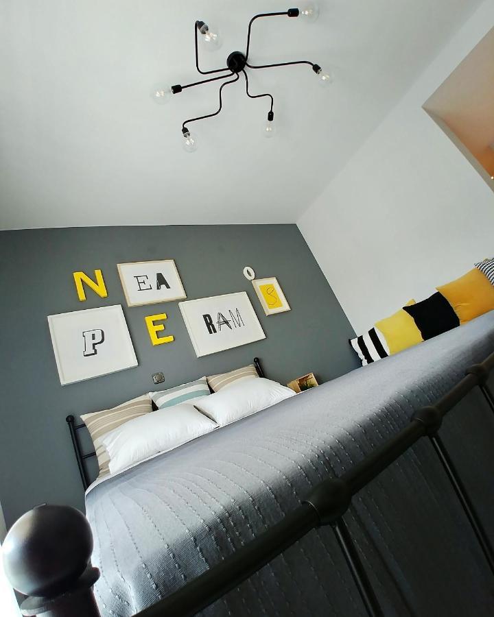 48 Downtown Lofts Daire Néa Péramos Dış mekan fotoğraf