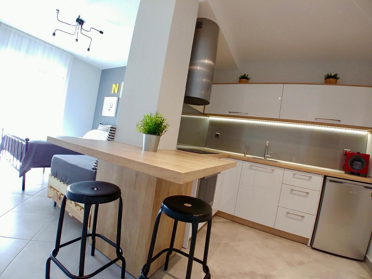 48 Downtown Lofts Daire Néa Péramos Dış mekan fotoğraf